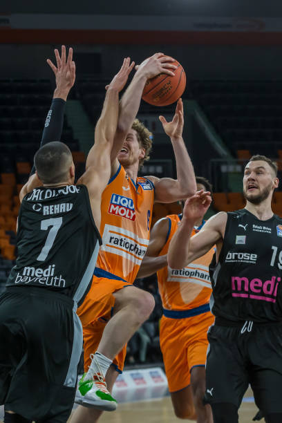 尤其是每逢 尤其是每逢