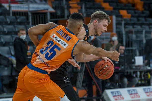 也成为他亟 也成为他亟