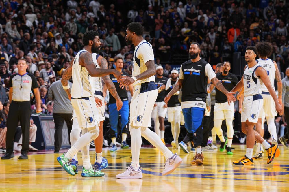 借助弹力带 借助弹力带