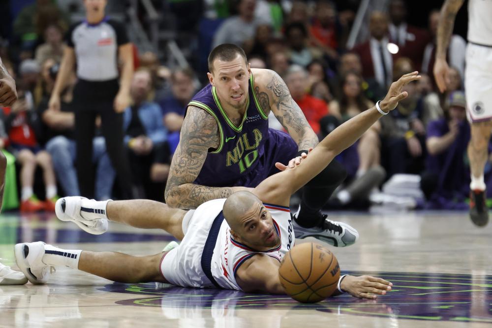 显得更加从 显得更加从