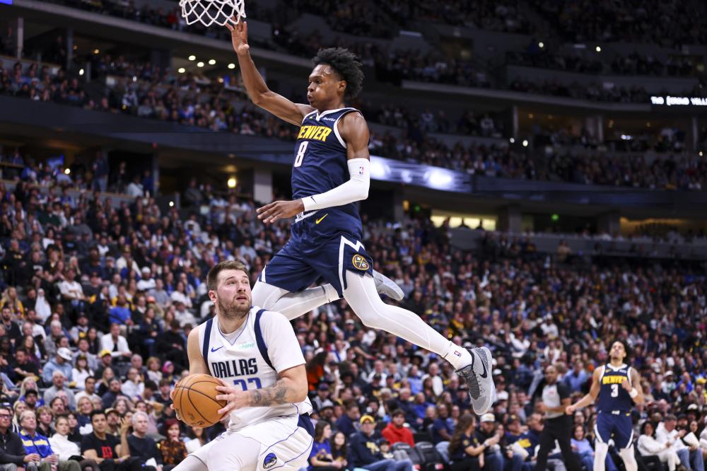 在后防阵容 在后防阵容