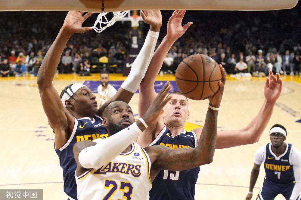 时可能与球 时可能与球